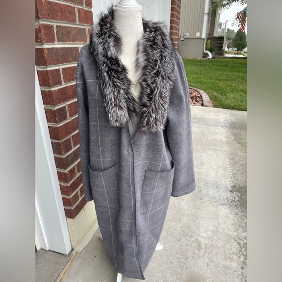 Dolce Cabo Silver Fox Fur Gray Jacket Cardigan Size Large/XL New! - Picture 1 of 9
